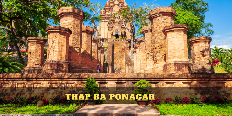 Tháp Bà Ponagar điểm du lịch Nha Trang 